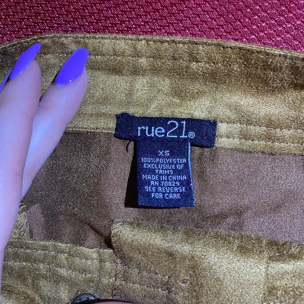 Brownish zipped up skirt